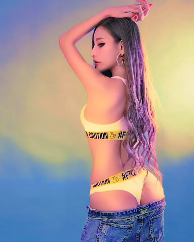YouTuber あいかりん 写真集