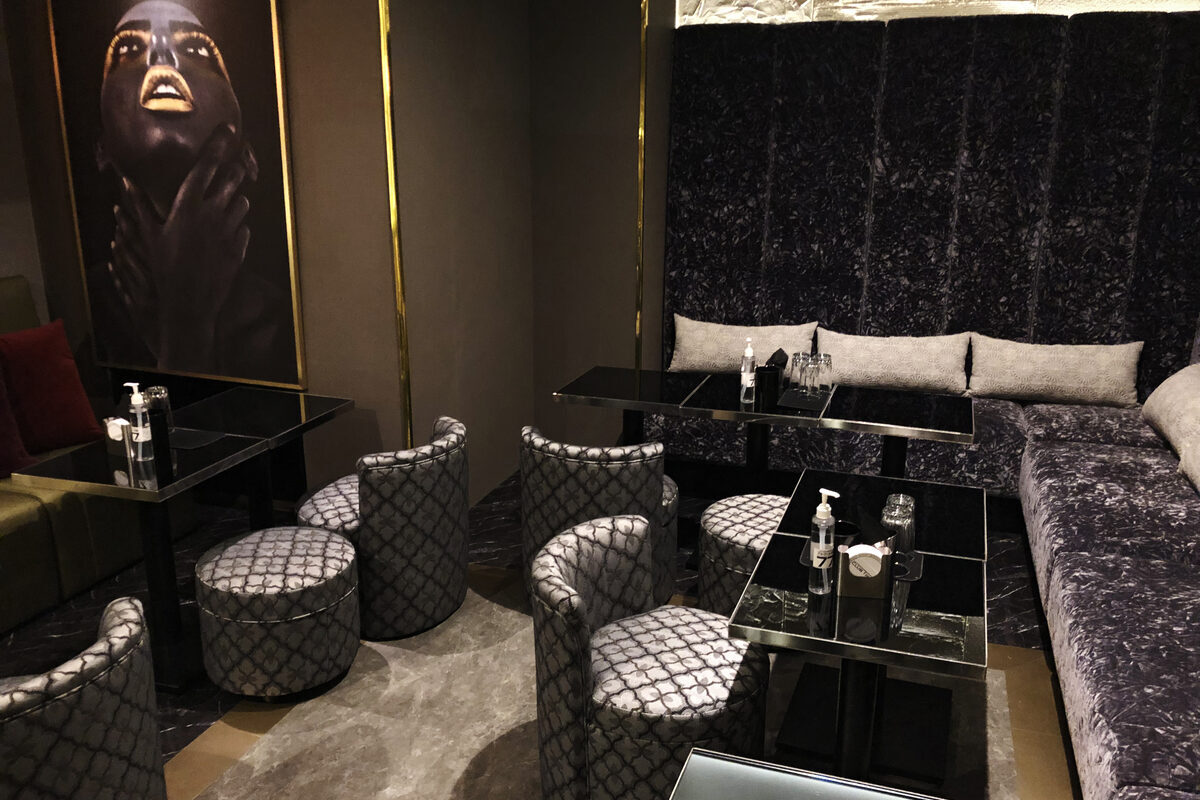 THEMIS 店内