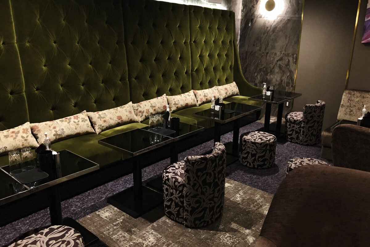THEMIS 店内
